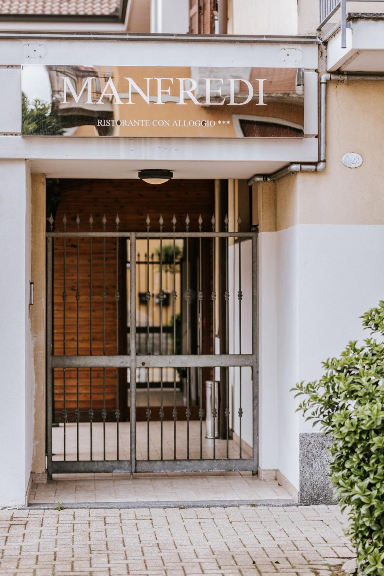 Manfredi Ristorante Con Alloggio Romentino Ngoại thất bức ảnh